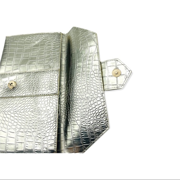 NEW JJ Winters Metallic Croc Clutch - Picture 9 of 14